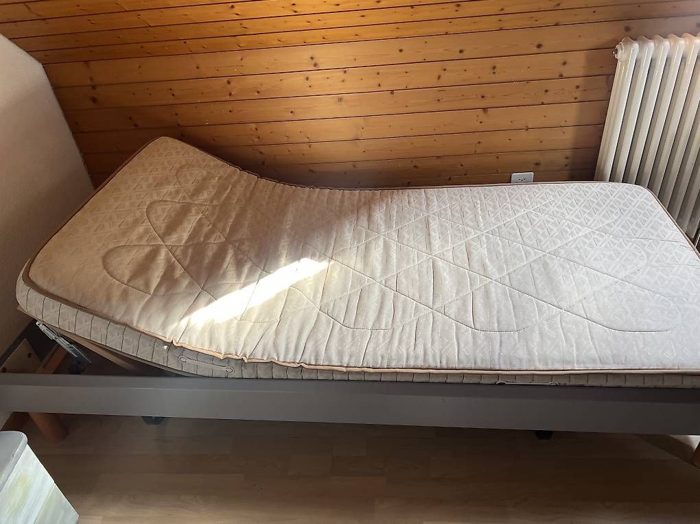Letti: Bett mit Lattenrost und Matratze guter Zustand – Usato da Dietikon venduto da DStella66 1