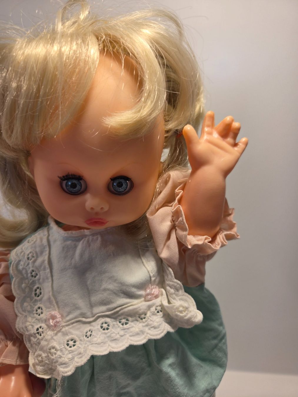 Puppen: Puppe mit Zubehör – Gebraucht aus Zürich von Lela-Mirela 1