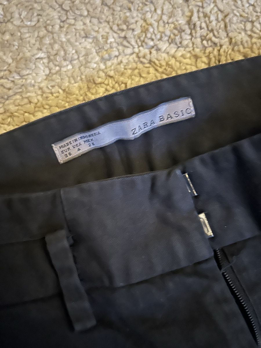 Zara Pantaloni: Pantalon noir – Usato da Bôle venduto da sev_n85b 1