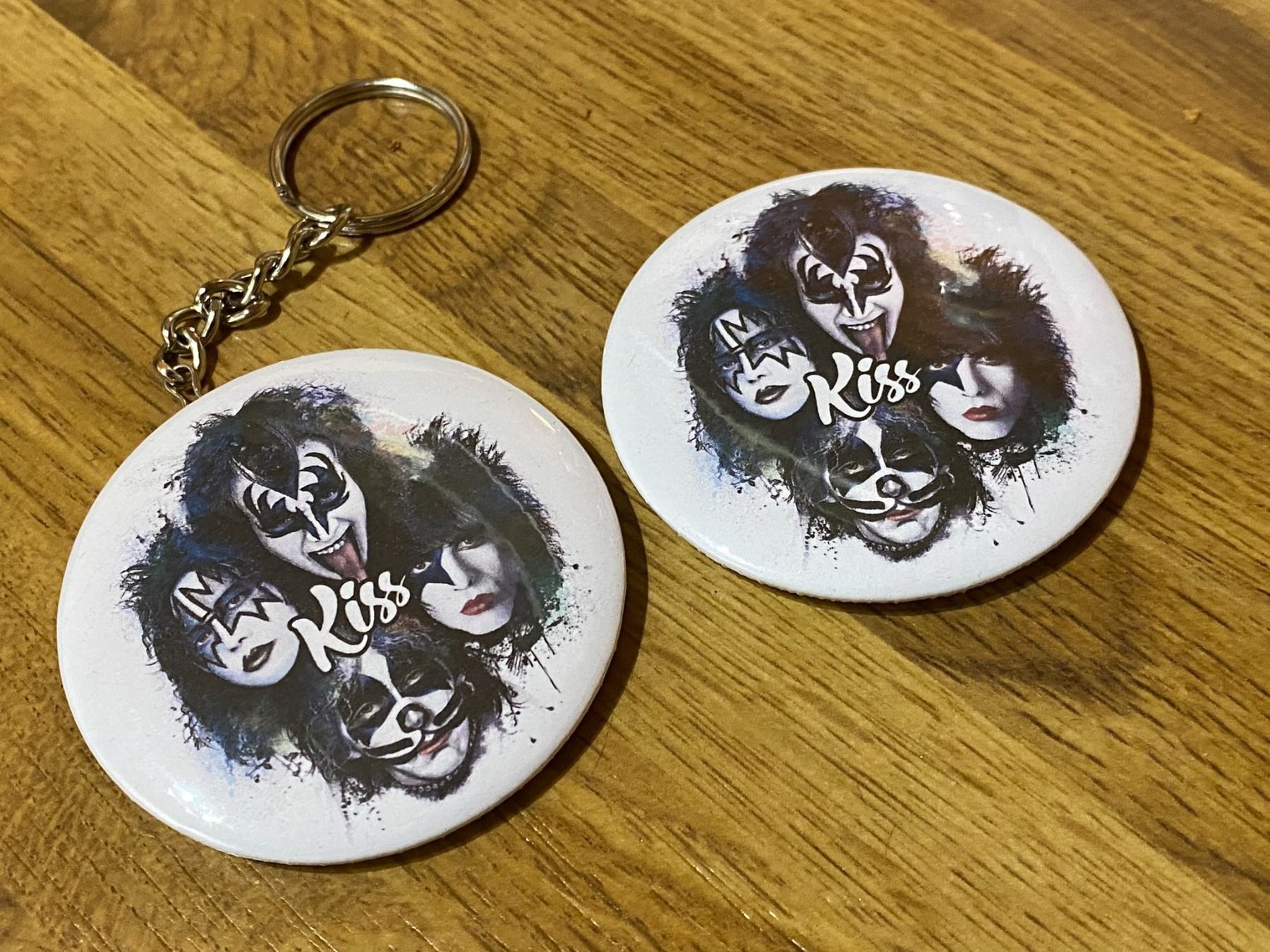 Plaketten & Abzeichen: KISS  Flaschenöffner & Magnet – Neu (gemäss Beschreibung) aus Basel von FatCatPacksTheRatt 1