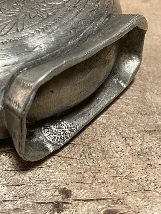 Flachmann Aus Edelstahl - 'Unterschätze Nie Alten Mann Aus Der DDR'