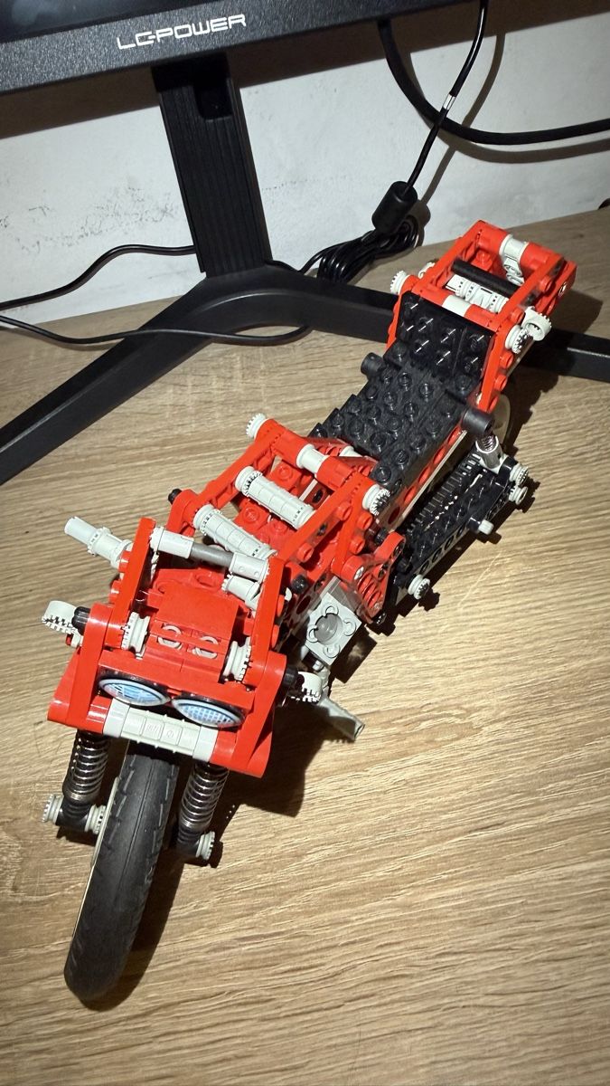Lego Kit di costruzioni: Vintage LEGO Technic Motorcycle MC 8422 Red – Usato da  venduto da  3