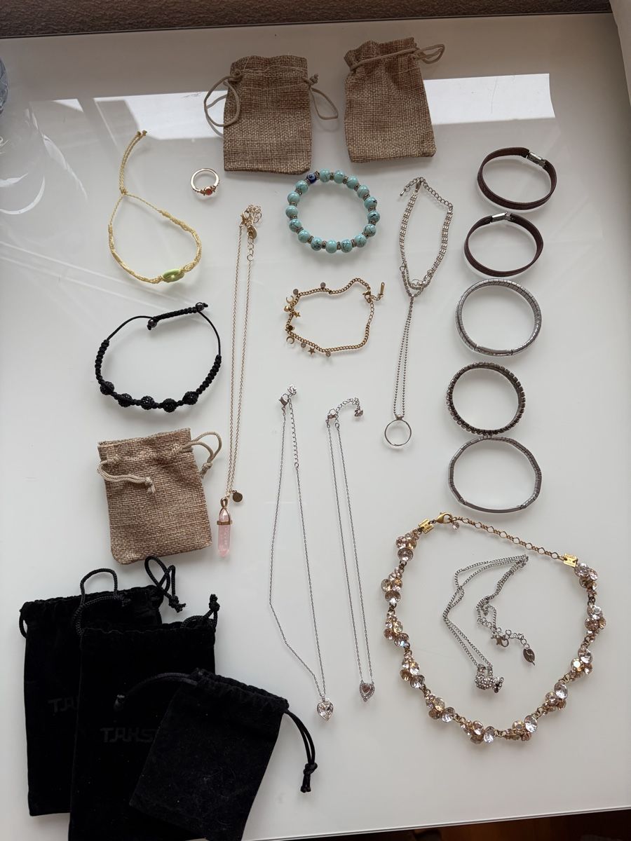 Altri gioielli: Schmuck Konvolut: Ketten, Armbänder, Ringe – Usato da Amlikon-Bissegg venduto da Semi.B.