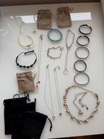 Schmuck Konvolut: Ketten, Armbänder, Ringe
