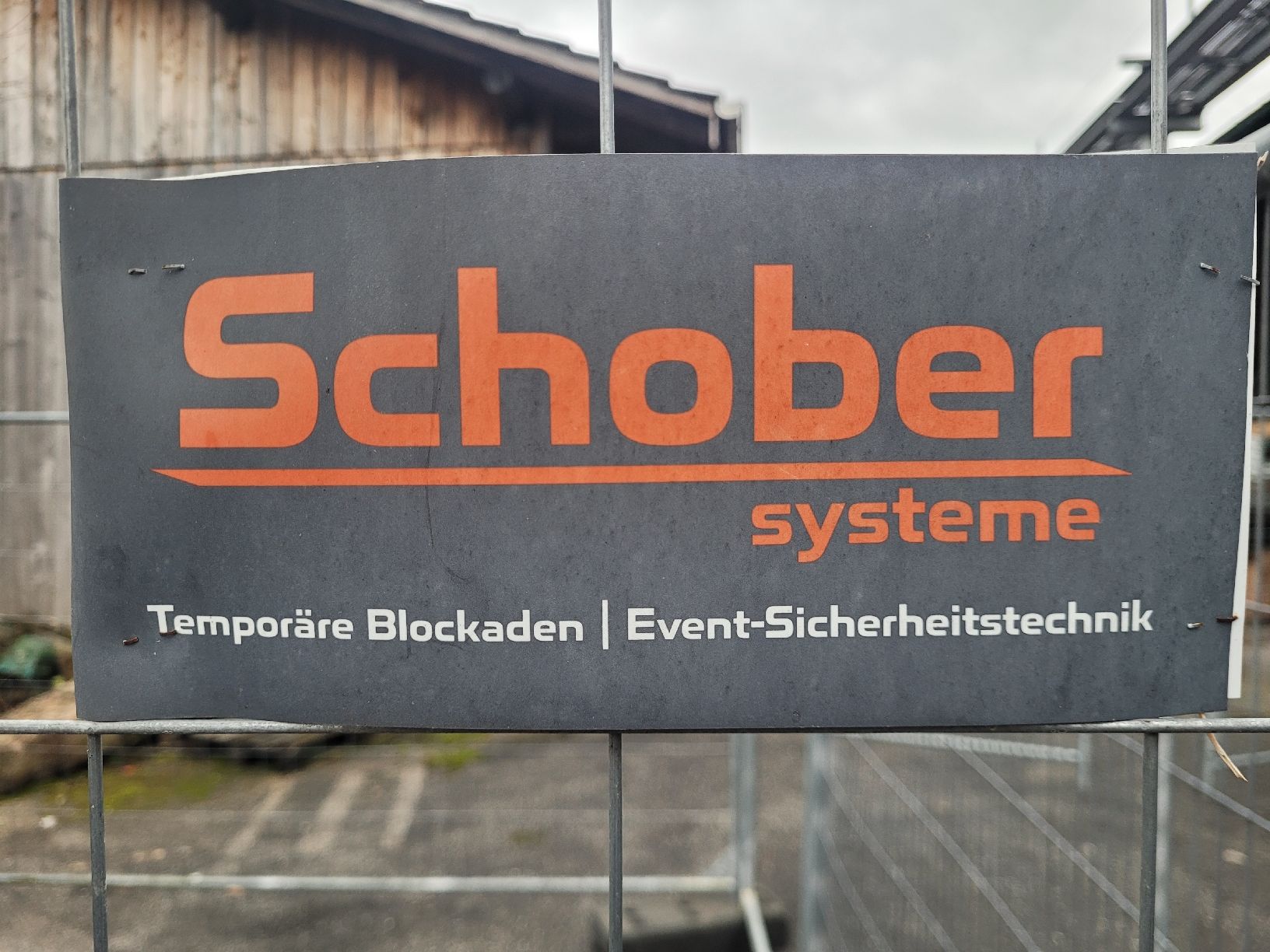 Griglie e Inferriate: Abspergitter,hundezwinger usw – Usato da Laufen venduto da Nachlasverkauf 2