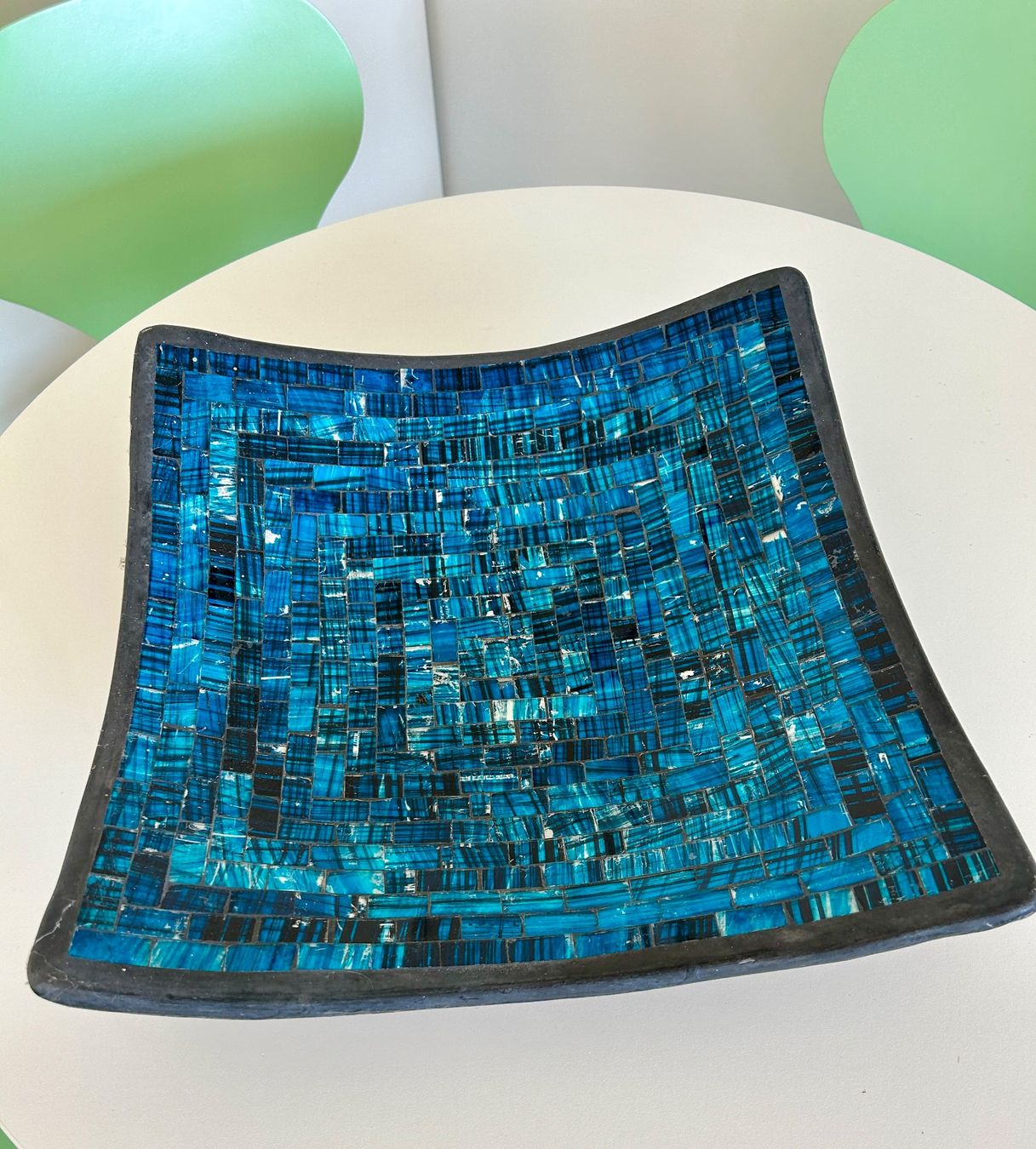 Tutte le decorazioni: Stilvolle dekorative Schale – Usato da Madetswil venduto da Slink 3