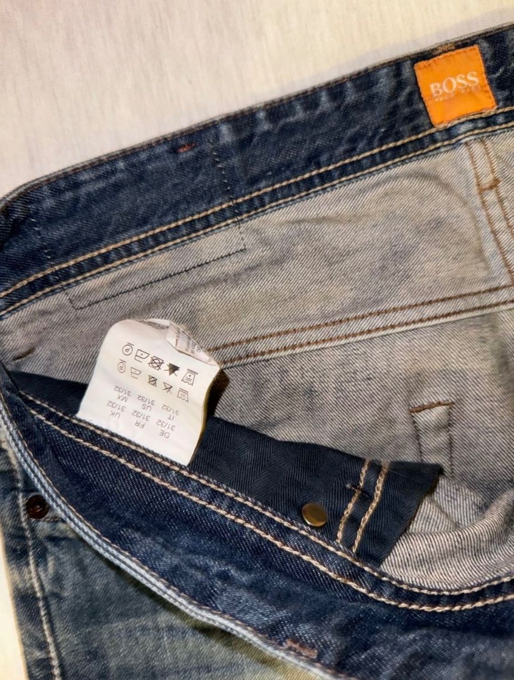 Hugo Boss Jeans: Hugo Boss Jeans Grösse 31/32 – Usato da Zürich venduto da zd_1965 2