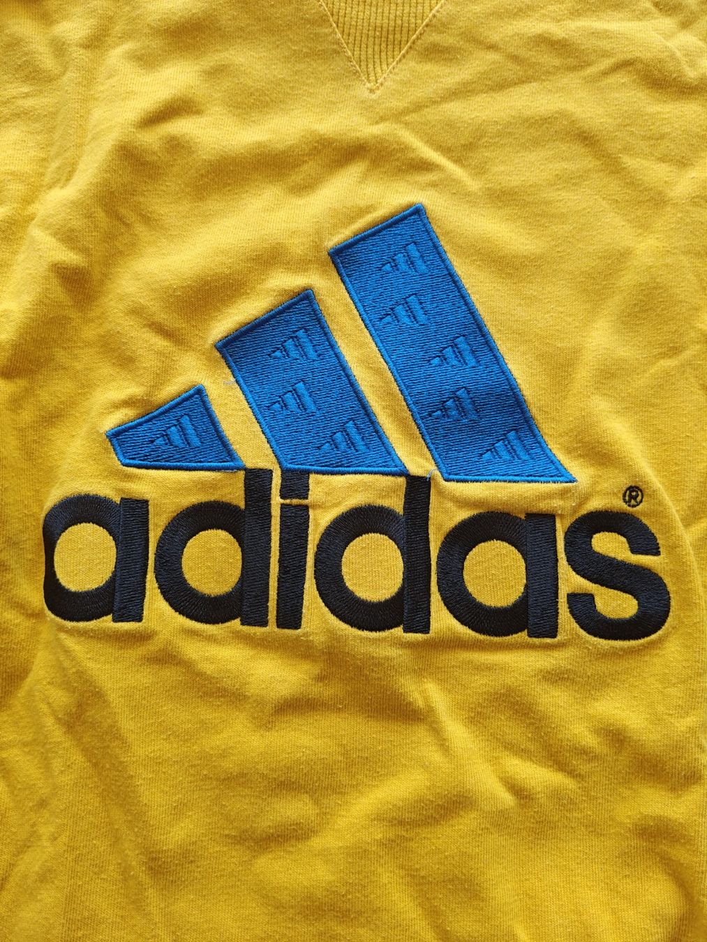 Adidas T-Shirts: Vintage Adidas T-Shirt – Gebraucht aus Bern von tingu 2