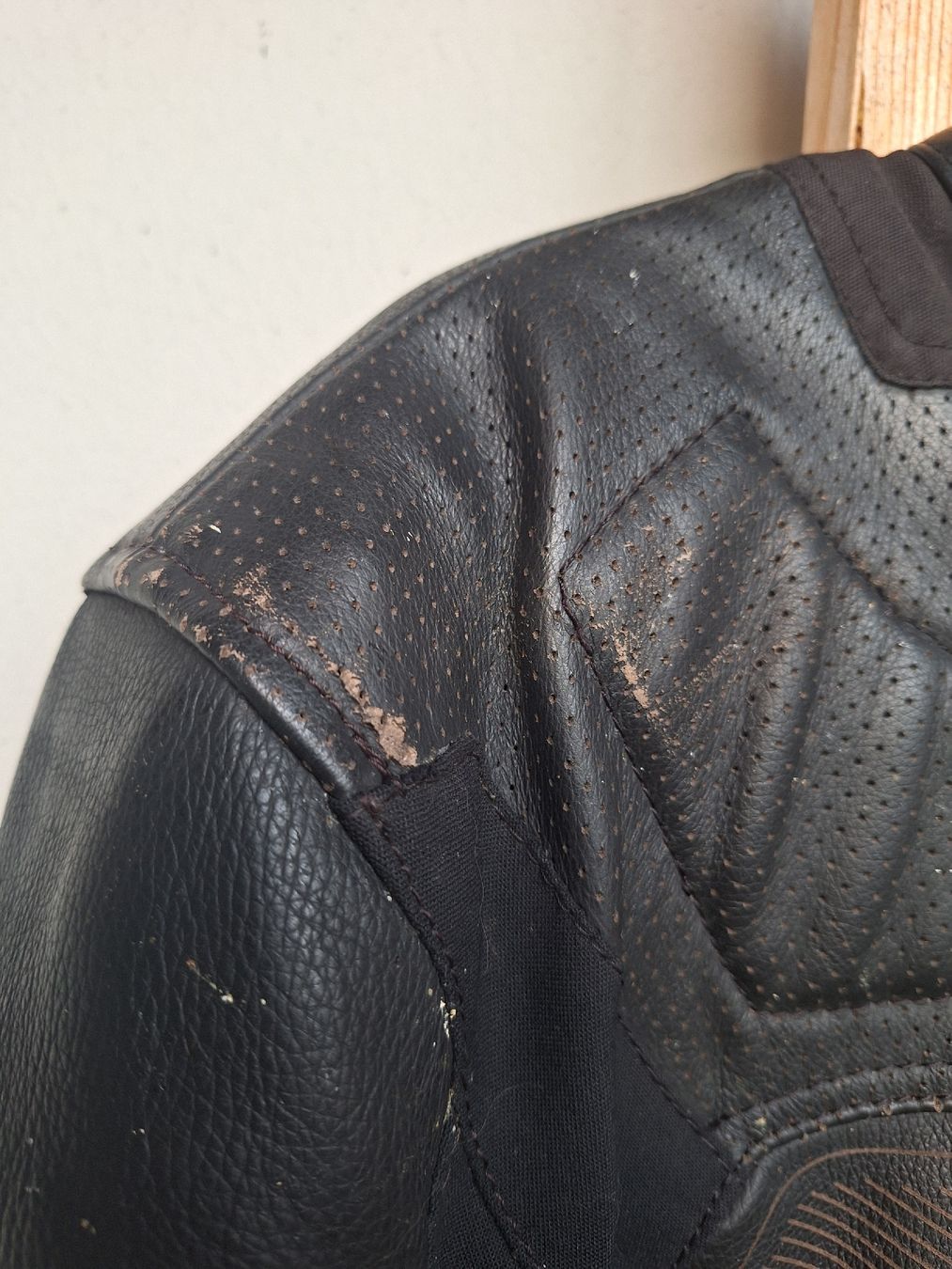 Giacche: Berik Laser Leder Motorradjacke Grösse 56 – Difettoso da Schüpbach venduto da Tom.Beer 3