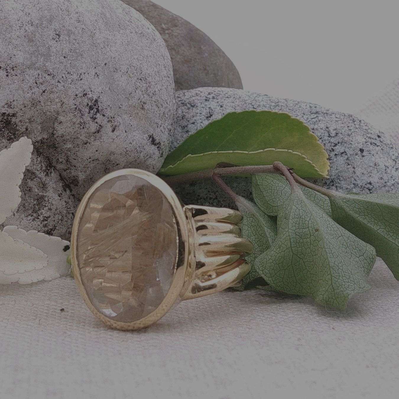Olga Ribler Anelli: Ring 925 Sterling Silber mit Rutilquarz Grösse 56 – Nuovo (secondo la descrizione) da Luzern venduto da Schmuckoutlet 2