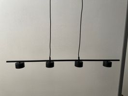 Schwarze Hängelampe mit Dimmfunktion