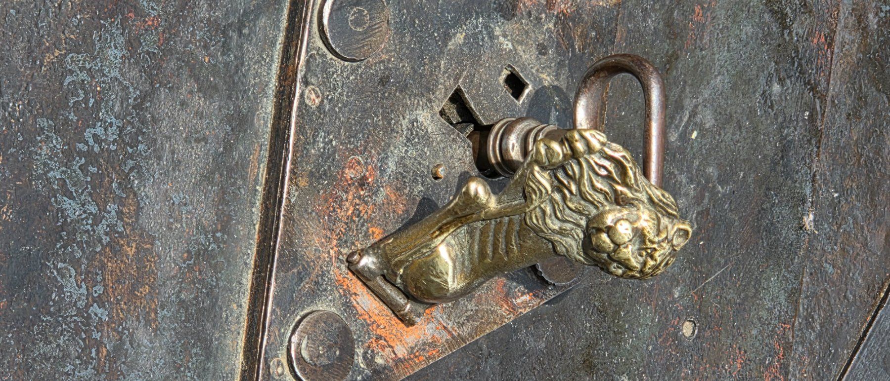 Coffres: Antike Eisentruhe um 1780 – D'occasion à Biberstein par Barenstark15 1