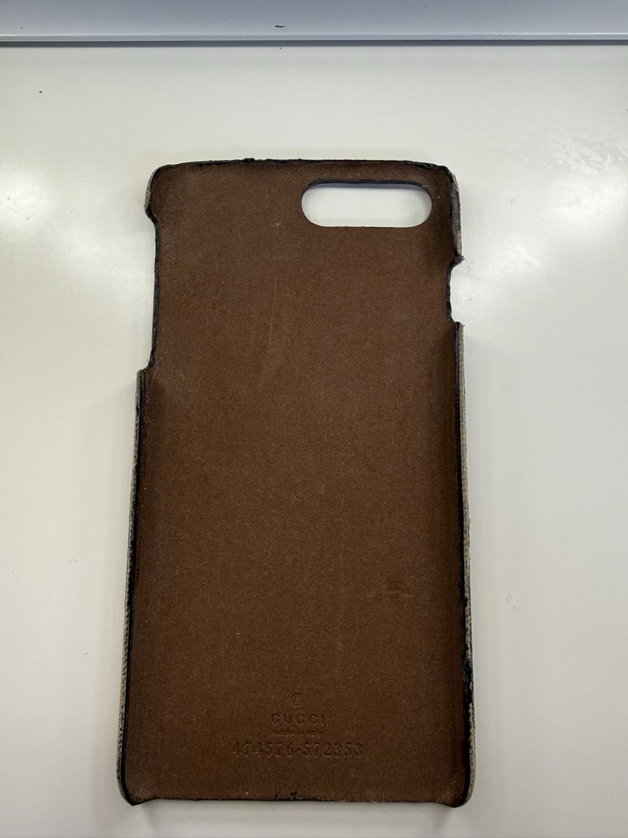 Gucci Cover & Protezioni schermo: Original Gucci iPhone 8 Plus Hülle Flora – Usato da Volketswil venduto da LRNMA 2