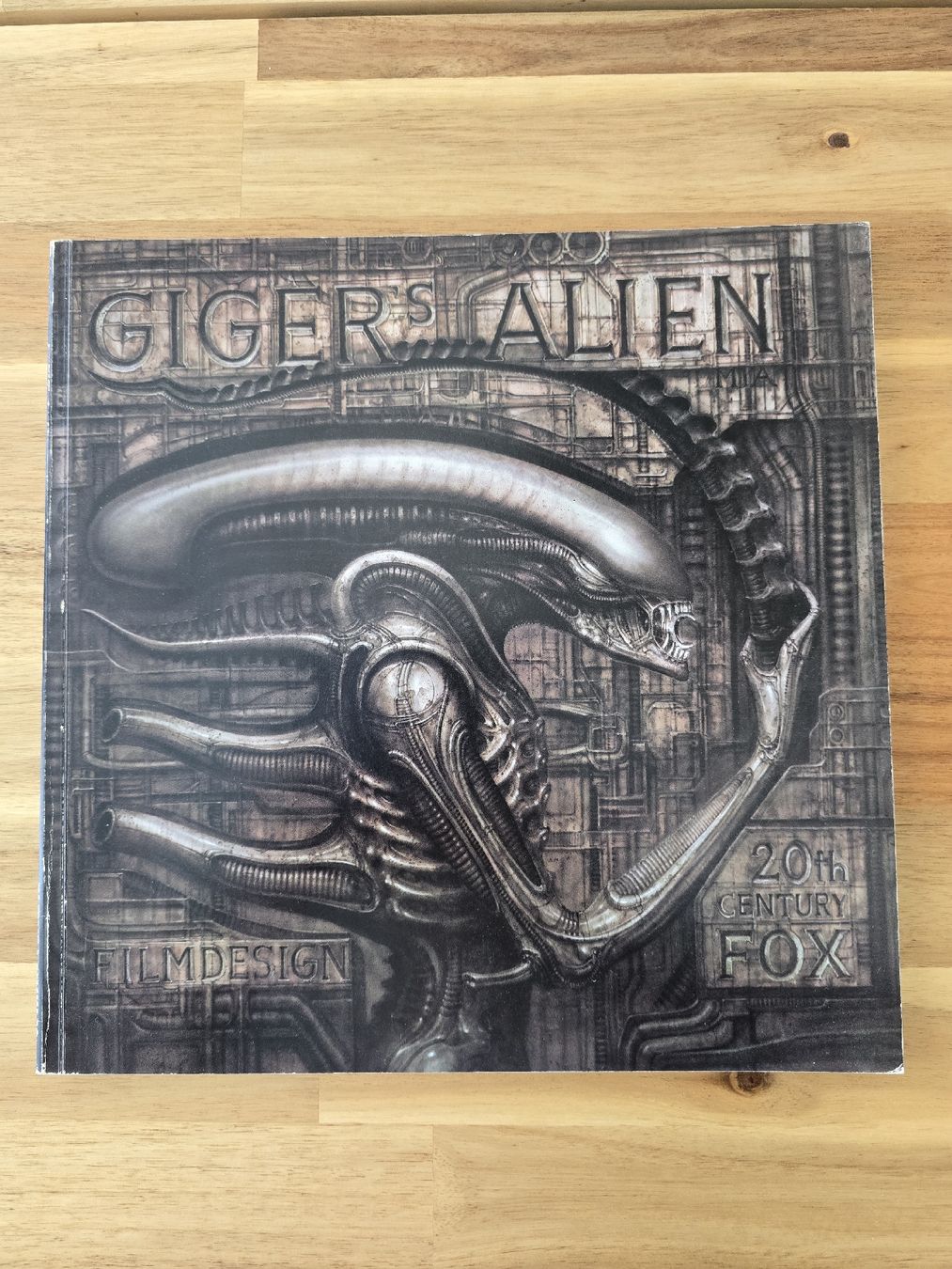 Bücher: Giger's Alien Film Design, Sphinx Verlag, mit Autogramm – Gebraucht aus Zürich von Rinatin