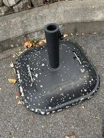 Pied de parasol - marqué par impacts