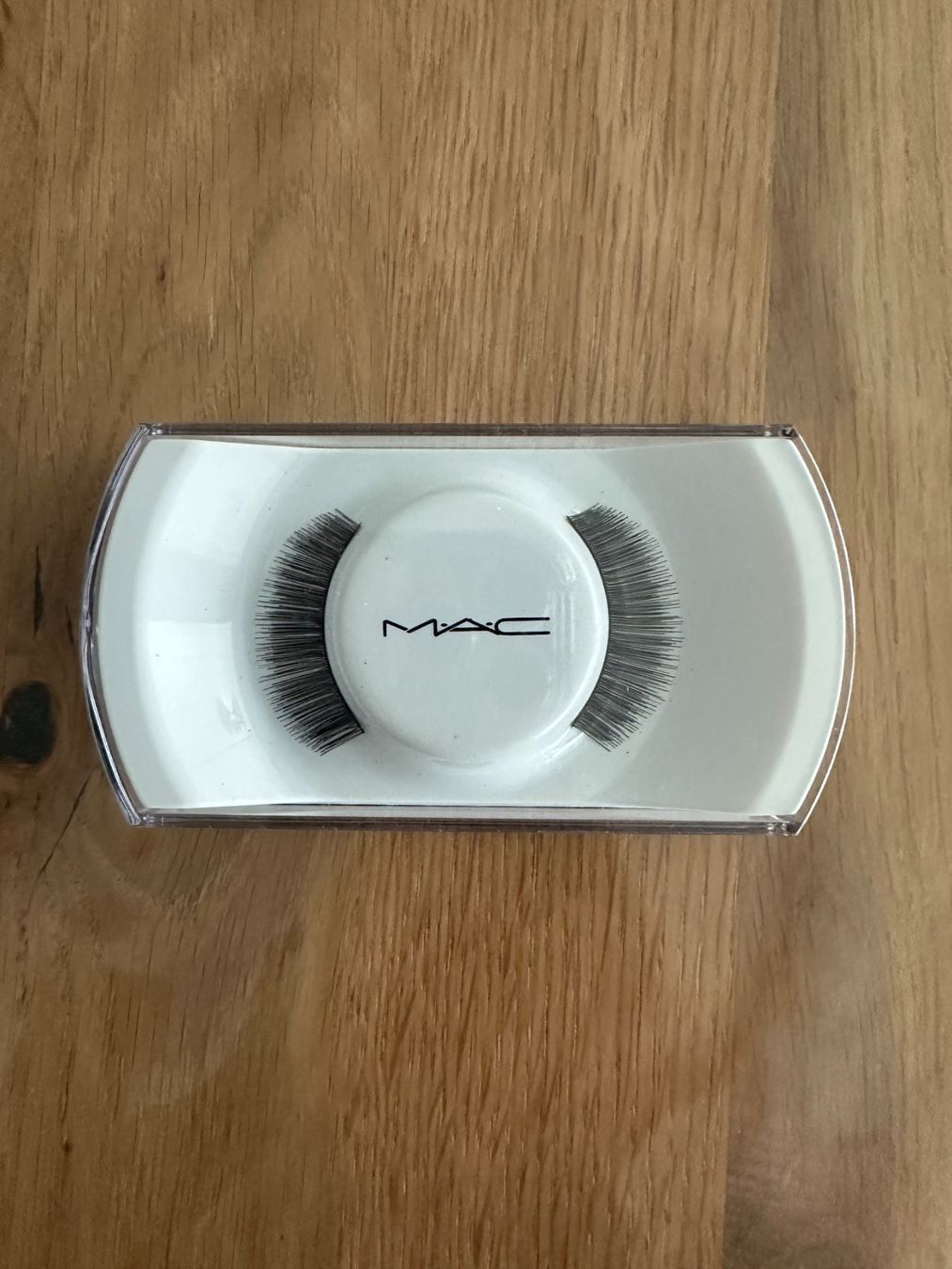 Mac Cosmetics Make-up: Mac faux cils – Neu und originalverpackt aus Courgevaux von Qwertz111320