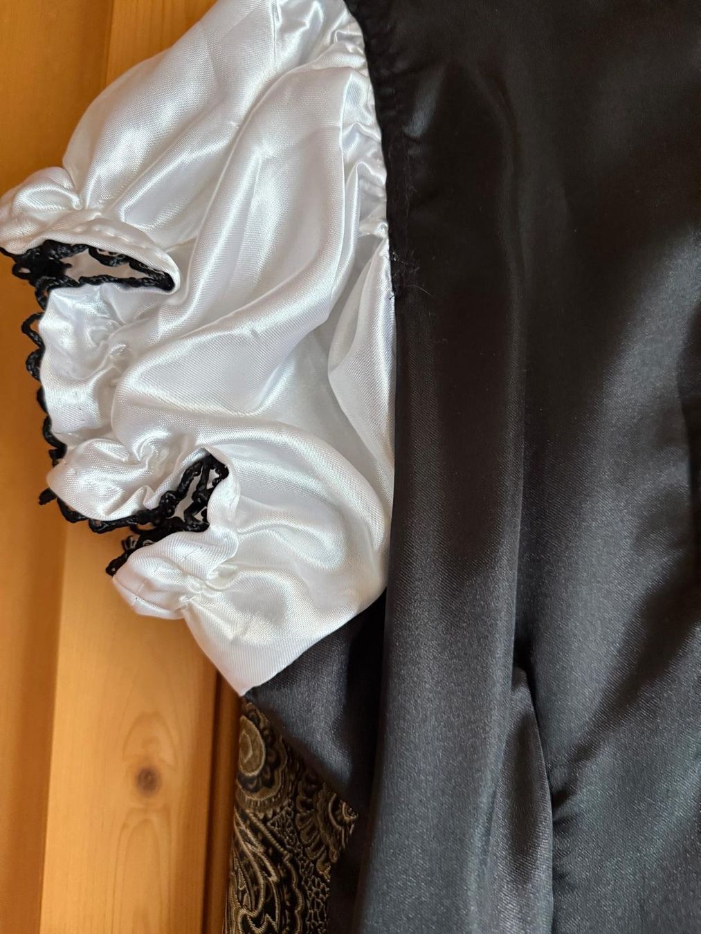 Vestiti: Dirndel – Usato da Flawil venduto da Stella_3 9
