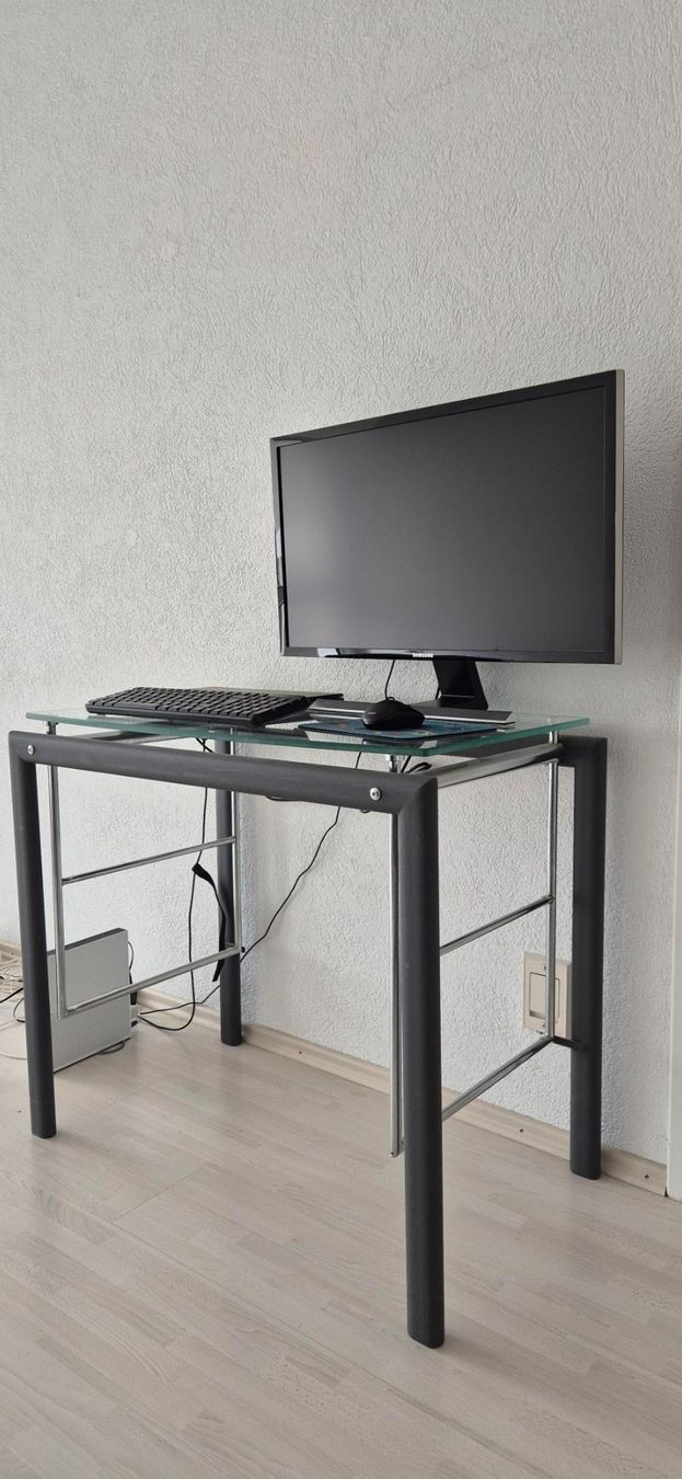 Mobili TV: Fernseh-/PC-Möbel Glas Metall gebraucht – Usato da Oekingen venduto da knechtd 2