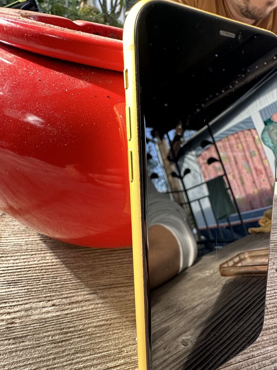 Apple Handys / Smartphones: Iphone 11, 128 GB in Gelb – Gebraucht aus Zihlschlacht von BlacCK_Cat 2