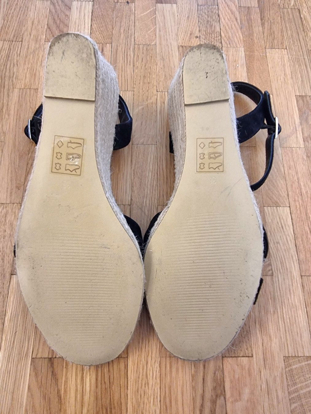 Damenschuhe: Sandales compensées cuir noires Jonak taille 38 – Gebraucht aus Veyrier von Leilazizou 8