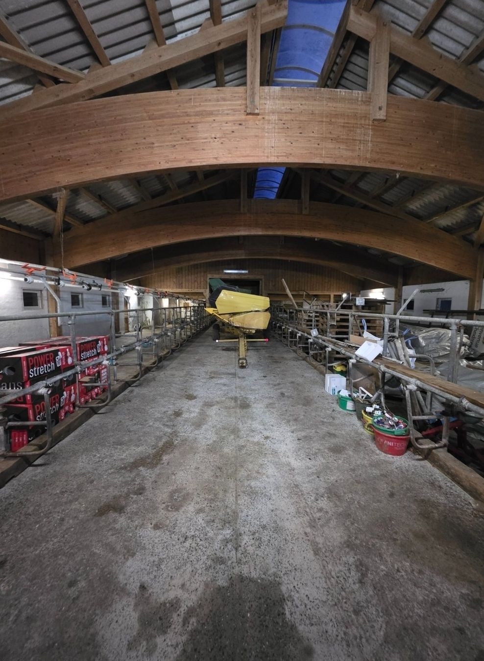 Autres articles bureau & commerces: Attache pour vaches – D'occasion à Granges (Veveyse) par col_9dj9 1