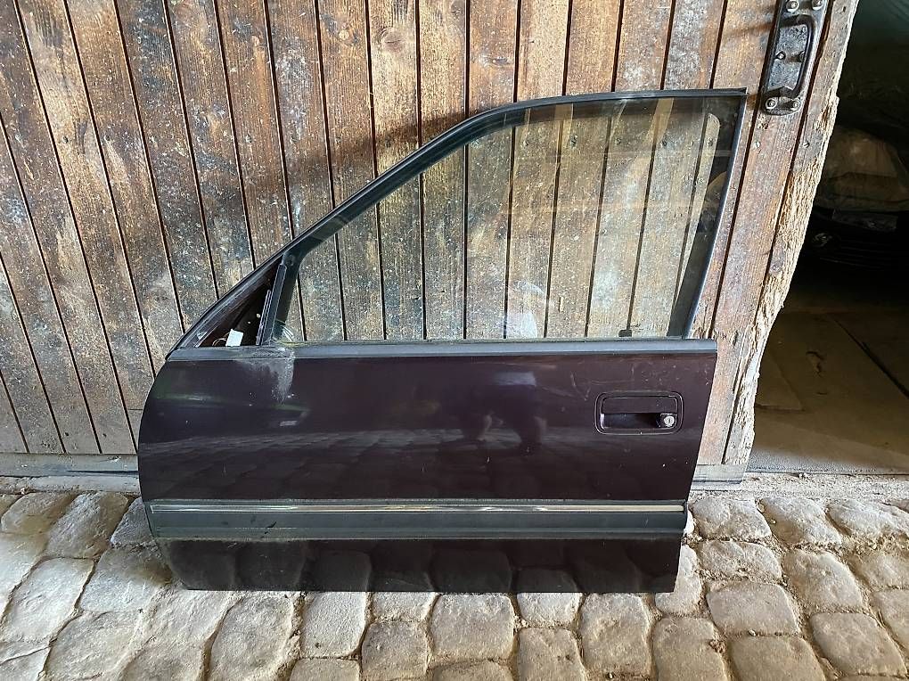 Opel Tutti pezzi di ricambio auto: Opel Omega A Teile Limo Caravan – Usato da Bern venduto da bieter-1 1
