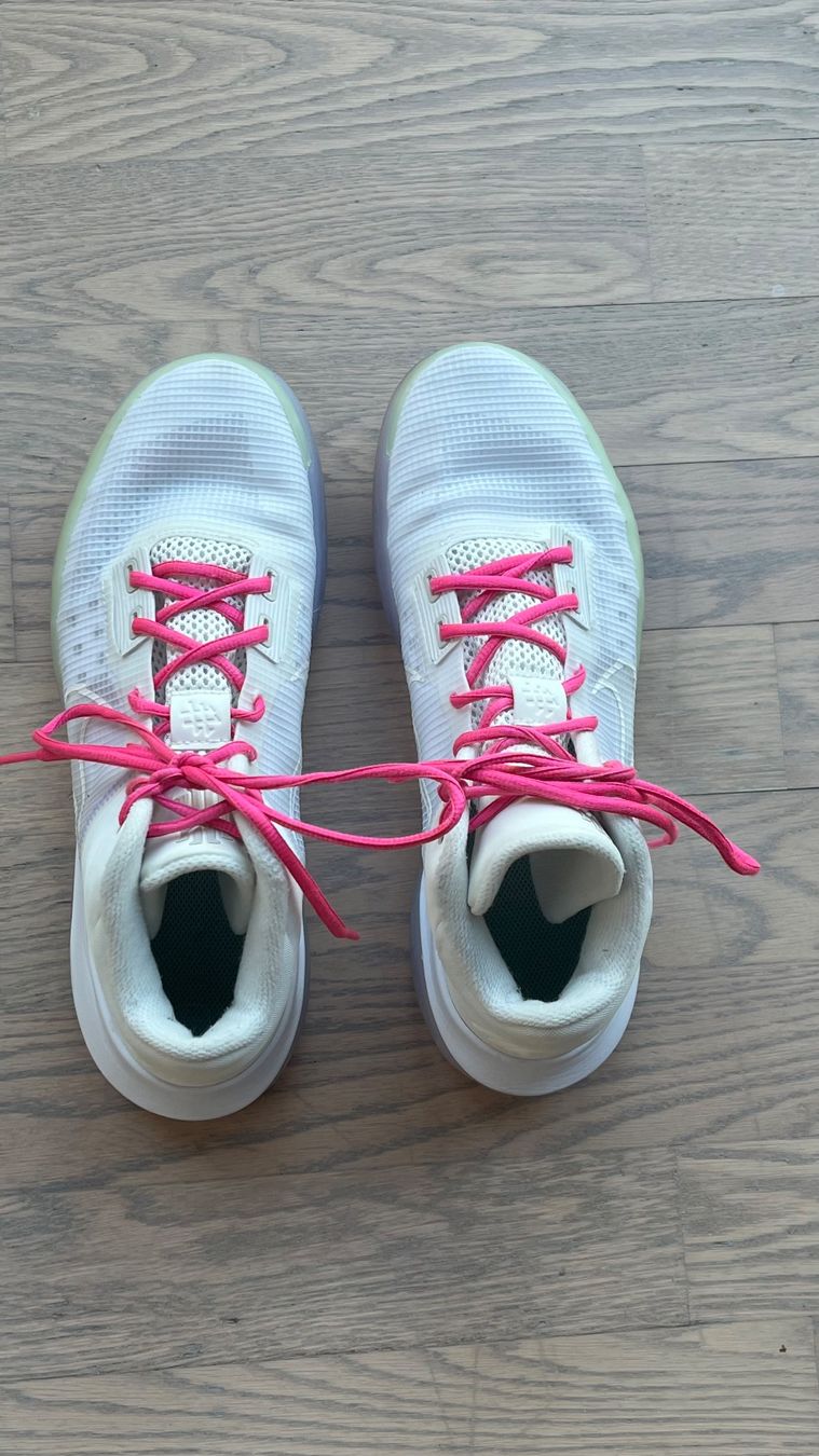 Nike Scarpe da donna: Hallenturnschuhe Nike – Usato da Oberuzwil venduto da Kuchli