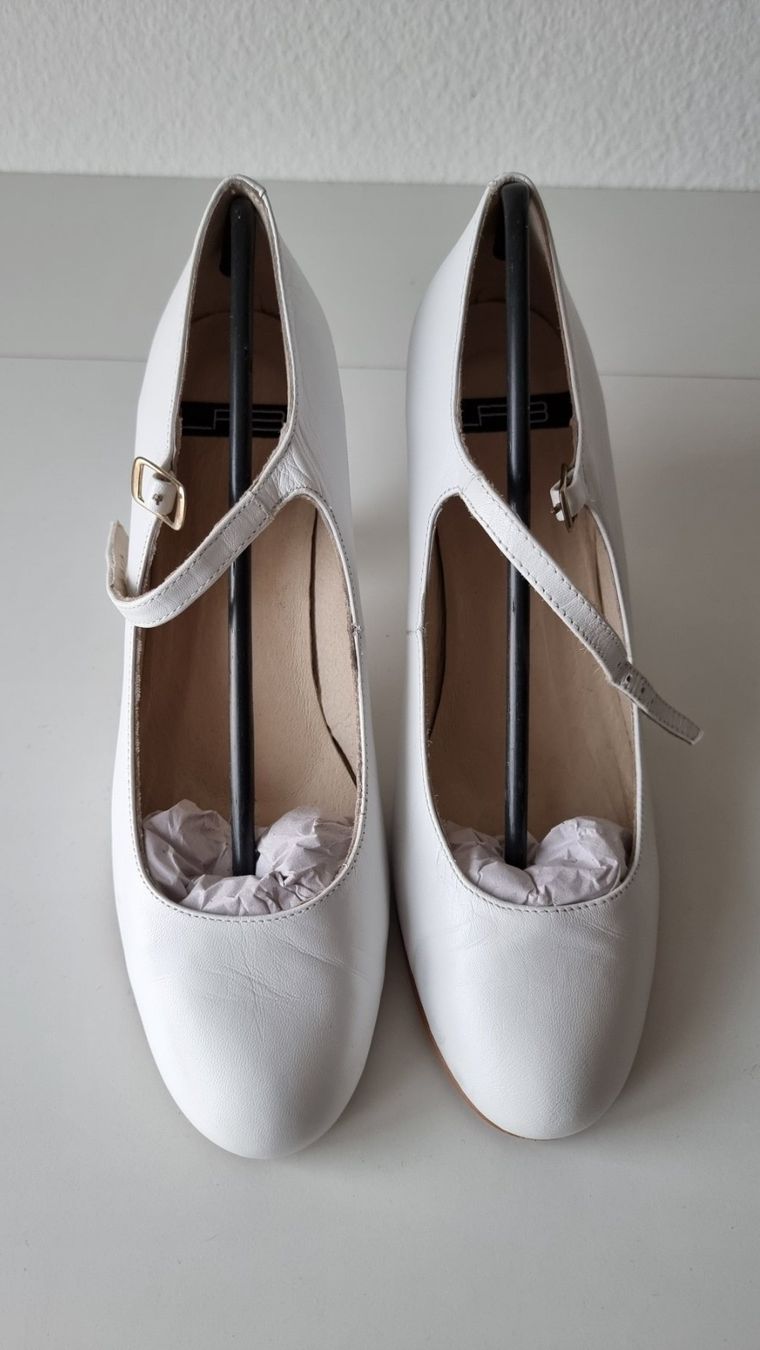 Scarpe da donna: Weisse Leder Pumps Gr. 40 – Usato da Langenthal venduto da mar_5 1