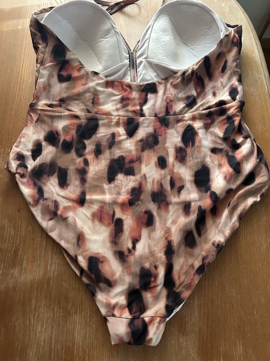 Next Badekleider & Bikinis: Badeanzug Next Leo-Muster Grösse 48 – Gebraucht aus chur von corazon710 1