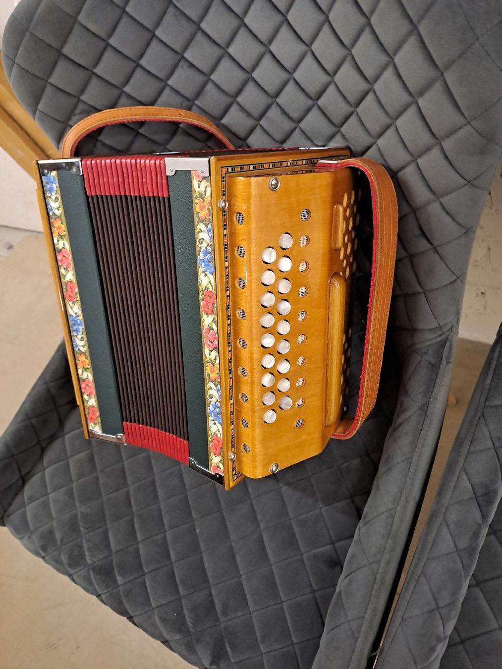 Strumenti musicali: schwyzerorgeli ton B wie neu – Usato da Villeneuve venduto da BibiVintage 8
