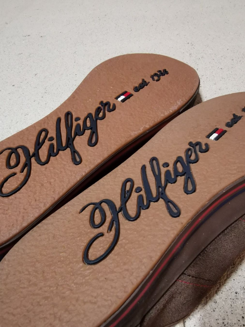 Tommy Hilfiger Scarpe da uomo: Tommy Hilfiger Schuhe Gr. 42 neue – Nuovo (secondo la descrizione) da Galgenen venduto da amoxan1 6