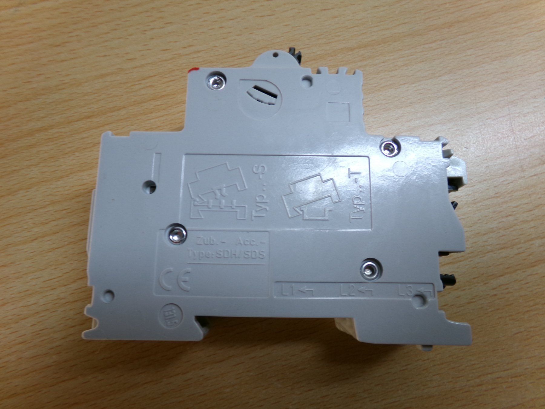 ABB Interruttori: LS G13 mit N-Trenner ABB-smissline – Usato da Hombrechtikon venduto da HGK50 2