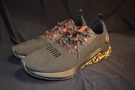 Puma Hybrid Laufschuhe, Schwarz/Rot, Grösse 44, Top!