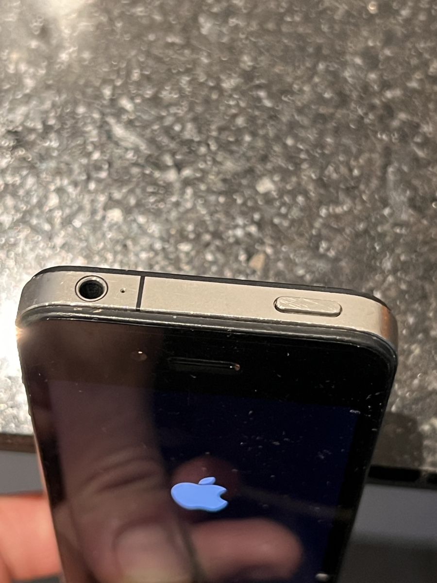 Apple Telefoni cellulari / Smartphones: iPhone 4 Schwarz mit starken Gebrauchsspuren – Difettoso da Winterthur venduto da ChicMarkt 8