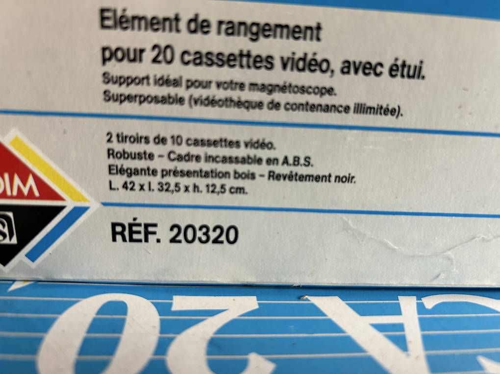 Tutti i VHS: Caisses de rangement + plus de 300 films cassettes VHS – Usato da Erde venduto da atlantisCM 2
