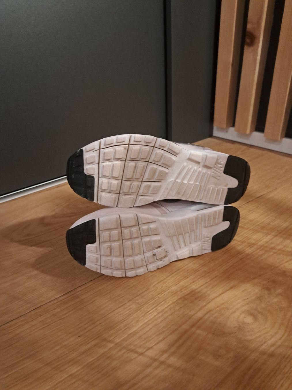 Nike Damenschuhe: Nike Air Turnschuh – Gebraucht aus Andwil SG von zue_b9bt 4