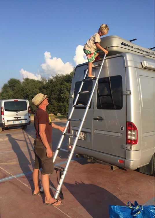 Alu-Teleskopleiter mit 10 Stufen für Camper/Reisemobil 1