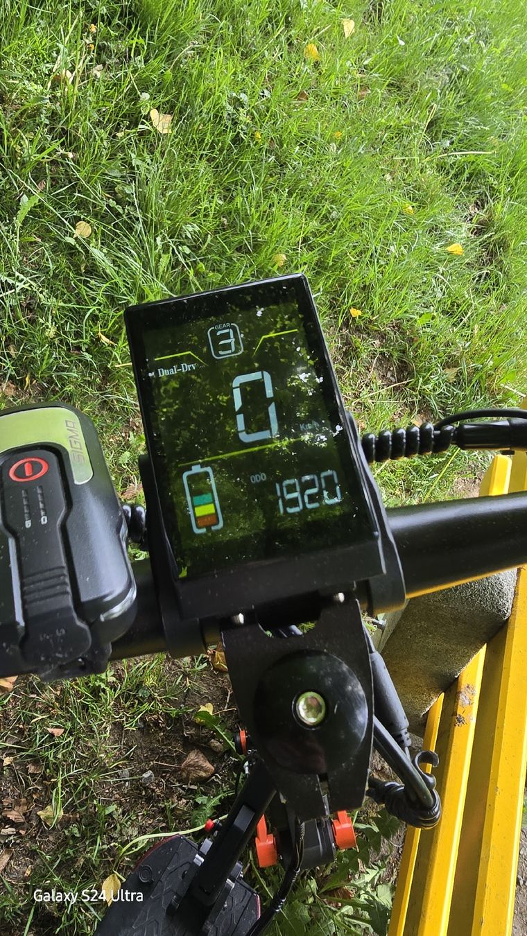 Altro: E-Scooter Yogor s10 dual Motor – Usato da Unterägeri venduto da cicu29