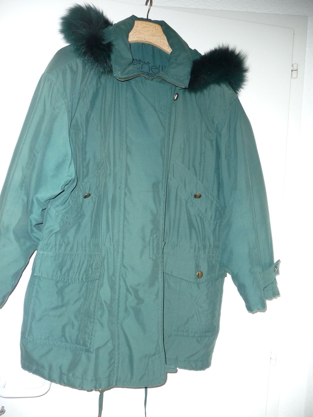 Jacken: Winterjacke mit Kaputze Gr. 44 – Gebraucht aus Kirchberg BE von lavendel02 2