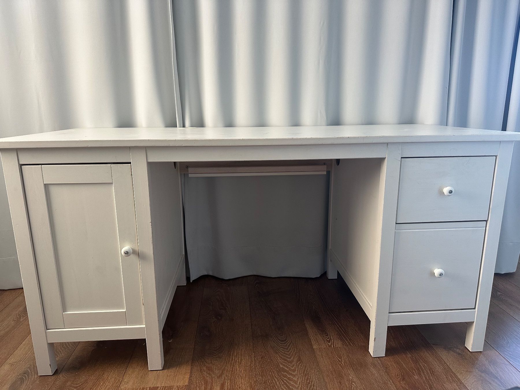 Ikea Scrivanie: Schreibtisch Ikea abgenutzt – Usato da Horw venduto da irs_vy65