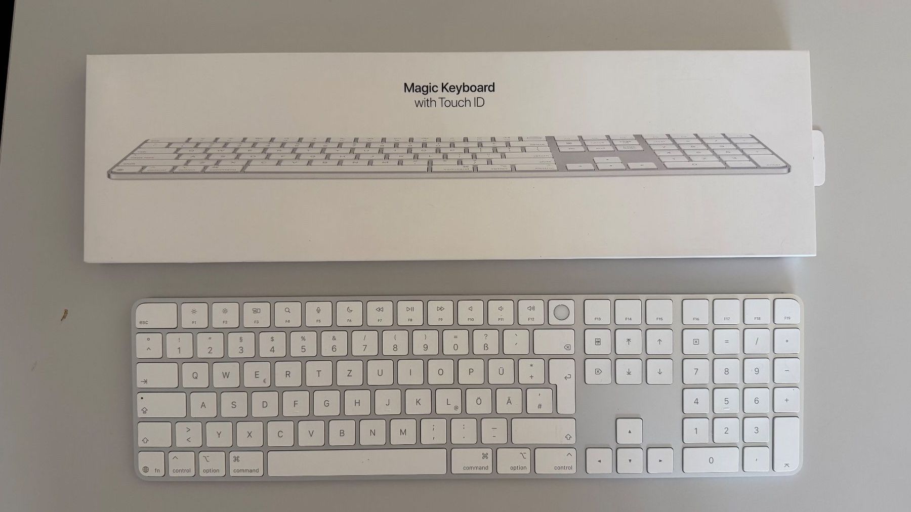 Apple Tastiere: Apple Magic Keyboard mit Touch ID + Magic Mouse inkl. OVP – Usato da Pratval venduto da Janinho_13 2