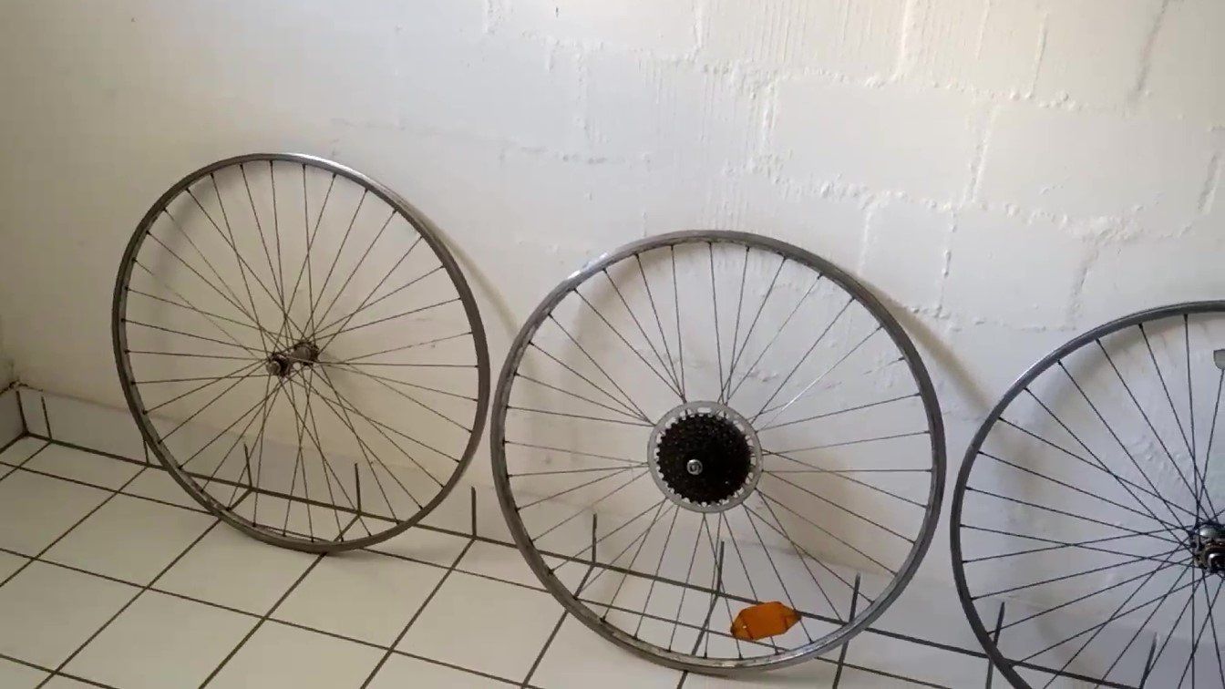 Pneumatici & Ruote complete: Fahrräder - Laufräder 4 Stück – Usato da Dübendorf venduto da ric_8gx9 4