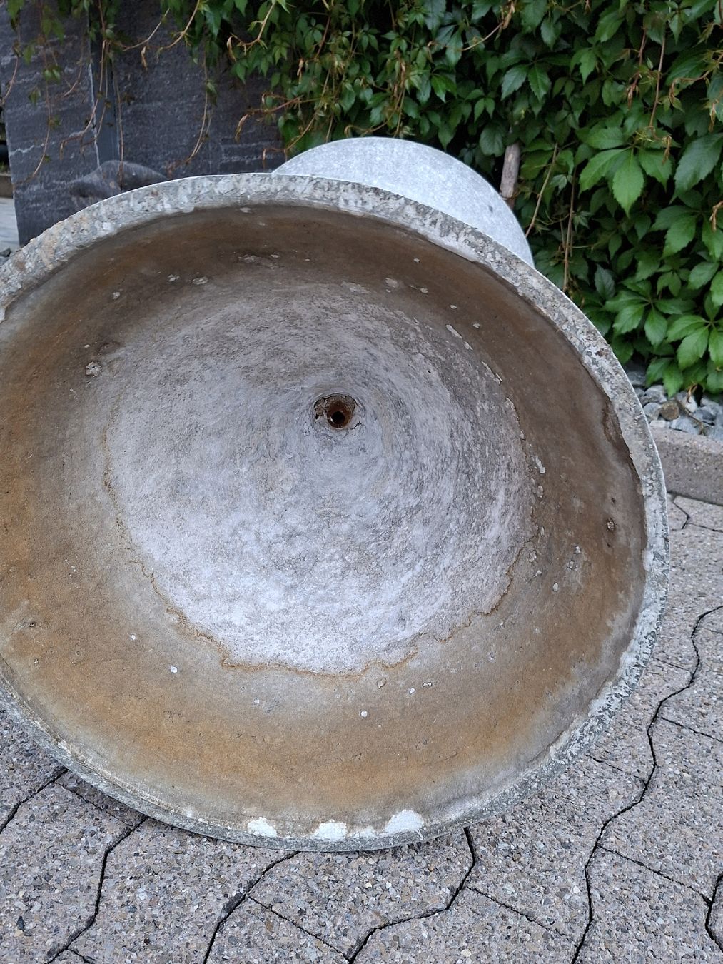 Eternit Vasi per fiori: Willy Guhl Blumenspindel Eternit – Usato da Ganterschwil venduto da HeidiuPeter 7