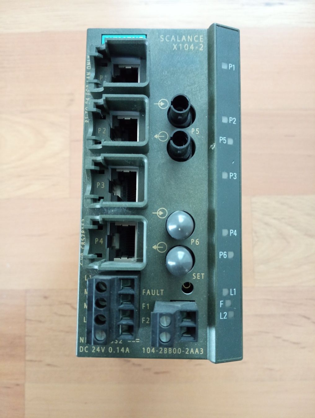 Siemens Componenti elettronici: Siemens SCALANCE X104-2 Switch / 6GK5104-2BB00-2AA3 – Usato da Ufhusen venduto da HKSC