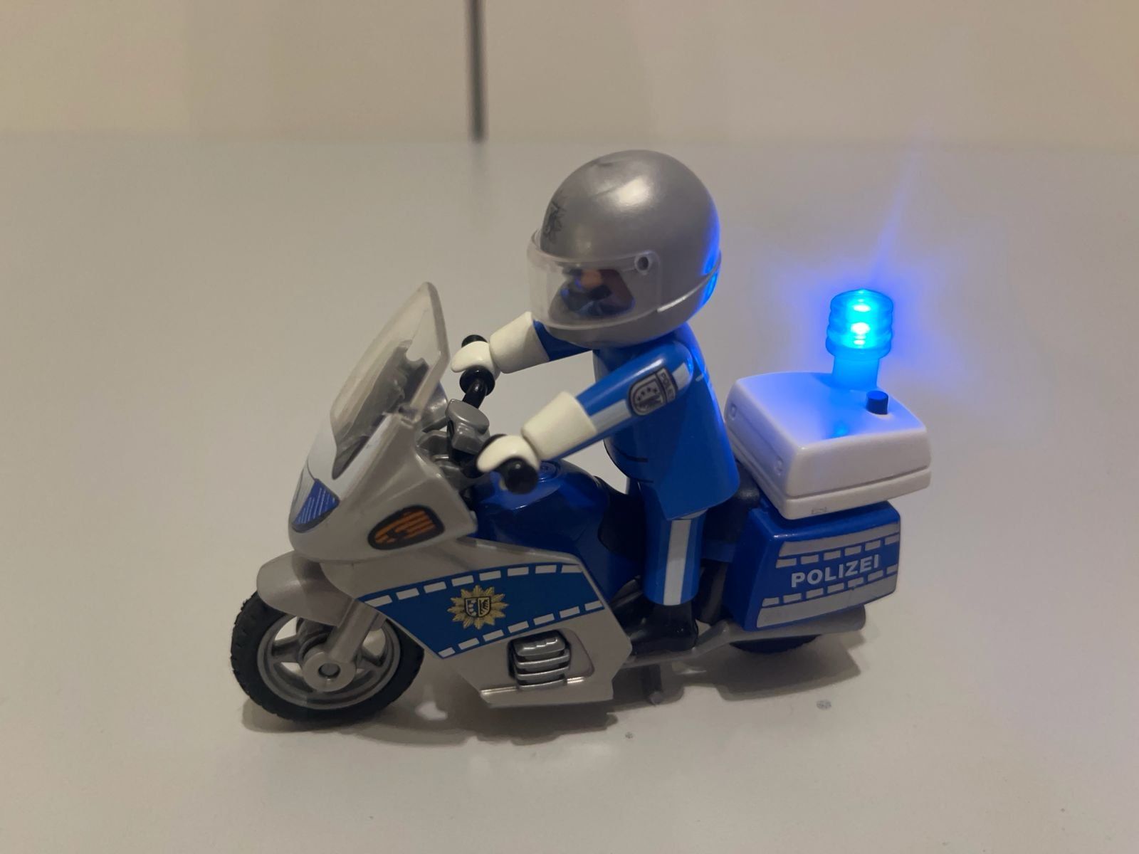 Playmobil Giocattoli: PLAYMOBIL Polizei-Set mit Motorrad, Quad & Einbrecher – Usato da Uffikon venduto da gabu06 1