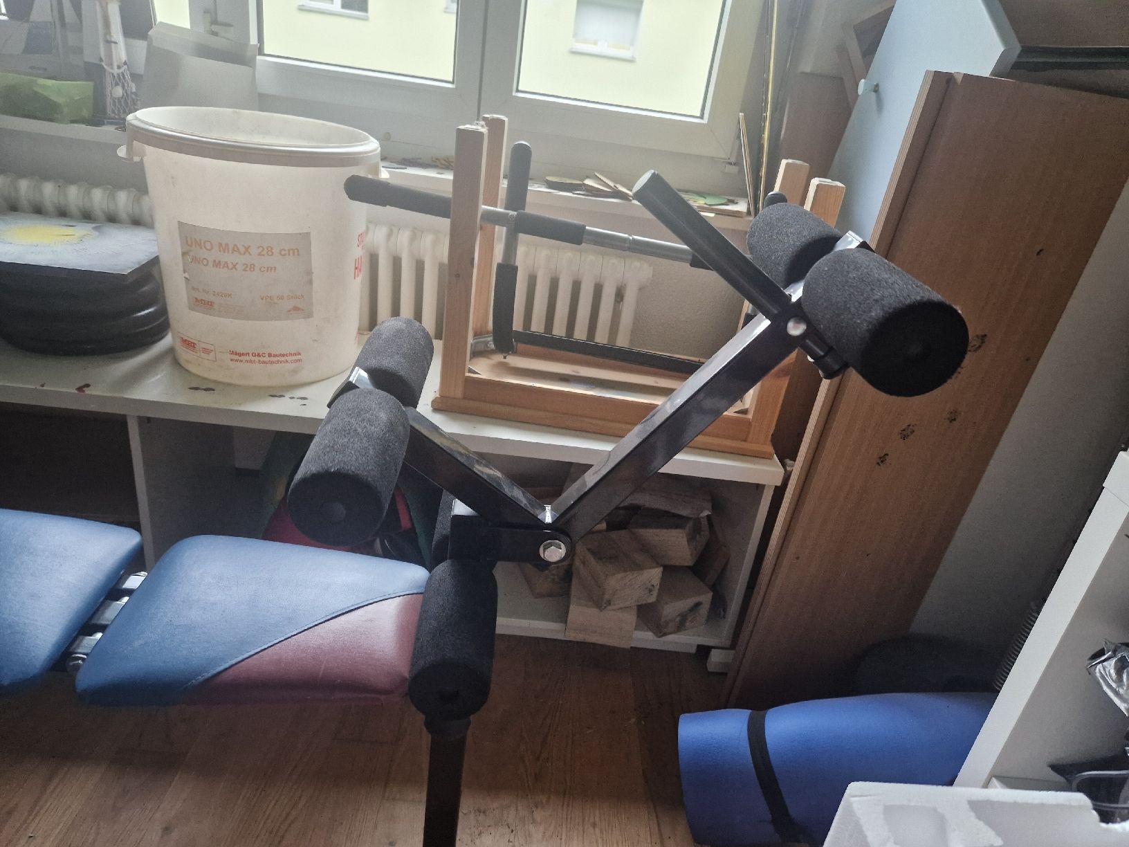Hometrainer: multiuse Hantelbank mit viele Gewichte – Usato da Baar venduto da Fabio-99 2