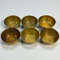 Lot de 6 bols indiens anciens en laiton gravés motif vaches
