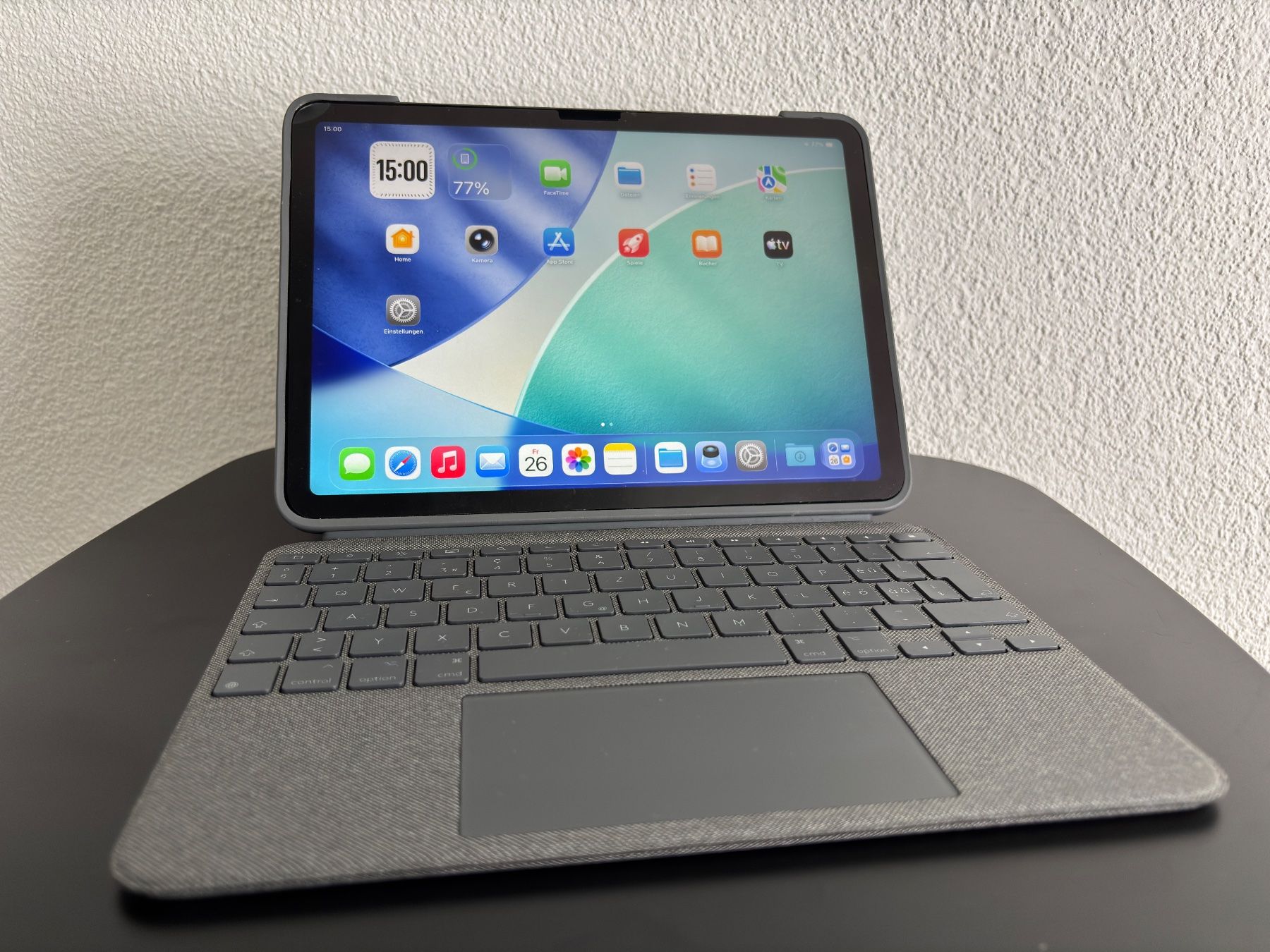 Apple Tastiere: Logitech Combo Touch Tastatur, iPad Pro 11'', mit OVP, neu – Nuovo (secondo la descrizione) da Wettingen venduto da Jasper73 1