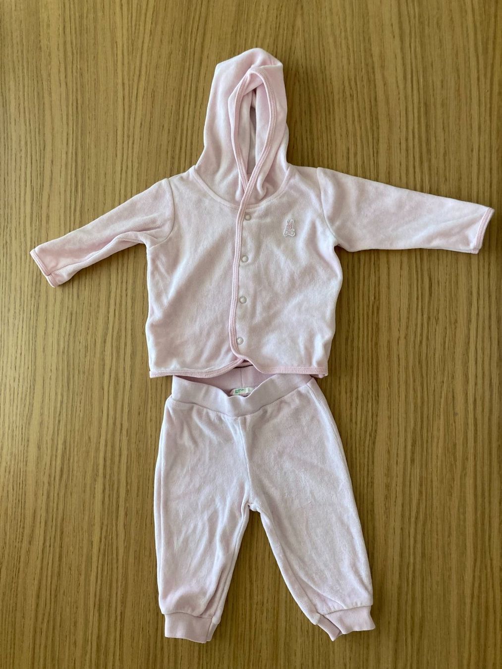 Benetton Lotti & Set di vestiti: 2-er Set (Hose + Pullover) "Benetton" – Usato da Muttenz venduto da Juvenile33