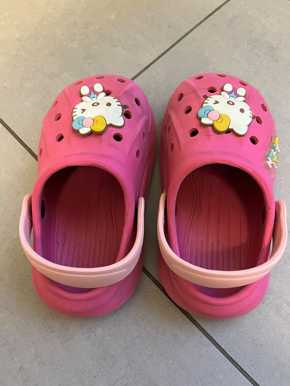 Scarpe per ragazze: Pinkige Hello Kitty Schuhe, Gr. 28 – Usato da Zürich venduto da jmg_8005 1